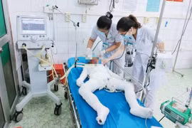 [Tin nhanh tối 27-9-2021]: Nghi án bố đẻ dùng xăng thiêu 3 con nhỏ rồi tự tử