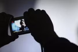 [Tin nhanh sáng 8-5-2022] Dùng clip ‘nóng’ của giám đốc và nữ công nhân để tống tiền