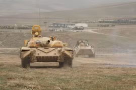 [ẢNH] Nga tăng cường khí tài quân sự cho căn cứ 201 sau ‘biến lớn’ ở Afghanistan