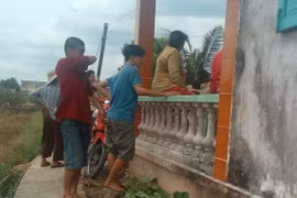 Phụ giúp đổ trụ bê tông, nam sinh lớp 11 bị điện giật tử vong