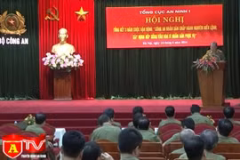 Xây dựng tác phong làm việc chính quy, vì nhân dân phục vụ