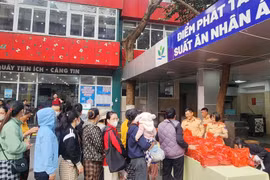 Lan tỏa những hình ảnh đẹp của Cảnh sát giao thông Hà Nội
