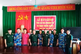 Tàu cá cùng 19 thuyền viên gặp nạn được cảnh sát biển cứu hộ kịp thời