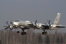 Máy bay ném bom chiến lược Tu-95 của Nga rơi tại Siberia