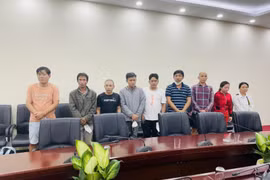 Đường dây đánh bạc, mua bán số lô - đề, cá độ bóng đá 300 tỷ đồng bị triệt phá