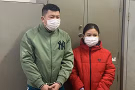 Kẻ chuyên đeo mặt nạ livestream bán vũ khí thô sơ, công cụ hỗ trợ khai gì?