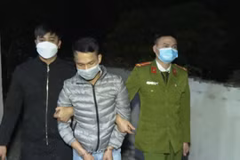 Khám xét nhà của gã đàn ông, phát hiện 1 bánh heroin cùng nhiều ma túy tổng hợp
