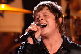 Á quân The Voice US "đốt cháy" Giọng hát Việt bằng những bản Rock