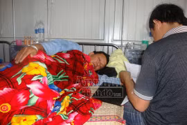 Vô cớ bị hàng xóm dùng ống tuýp đánh trọng thương
