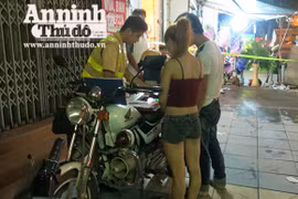 Một đêm, Công an Hà Nội “quét" hơn 200 "gái gọi tàu nhanh"