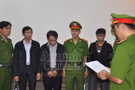 3 cán bộ ngân hàng tham ô hơn 25 tỷ đồng để cá độ bóng đá