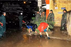 Bão số 14 đang tiến sát bờ, Bắc bộ bắt đầu mưa gió lớn