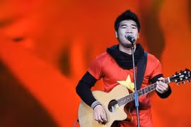 Tôi tự hào là người Việt Nam khi viết “Lá cờ”