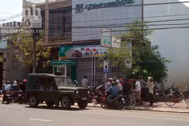 Làm rõ số đối tượng giật bọc tiền tỷ tại ngân hàng
