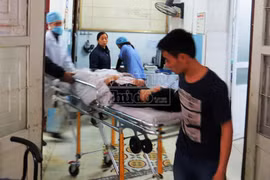 "Ngáo" đá, nam thanh niên tự tay cắt phăng "của quý"