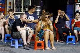 Nữ du khách đi chơi khuya bị giật đồ