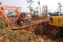Đường ống nước sông Đà lại vỡ lần thứ 10