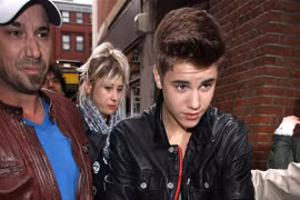 Fan Justin Bieber dội bom điện thoại khách sạn London