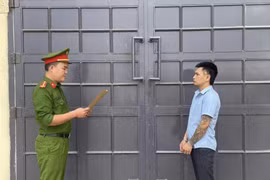 Chiếm đoạt số lượng lớn vàng, bạc của người bạn tù