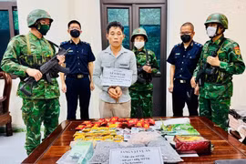 Kéo thuê chiếc va ly chứa 14kg ma túy từ Thái Lan qua Lào về Việt Nam
