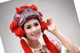 Áo dài Việt đến kinh đô thời trang thế giới