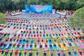 Hơn 1.000 người đồng diễn ở Festival Yoga Hà Nội 2022