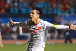 HLV Park trao băng đội trưởng cho Hùng Dũng tại SEA Games 31