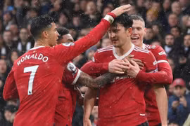 MU chạm cột mốc 'khủng' khi thắng đậm Leeds