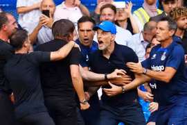 Vì sao Tuchel va chạm nảy lửa với Conte?