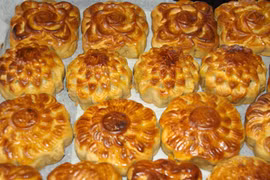Cẩn trọng với bánh trung thu siêu rẻ