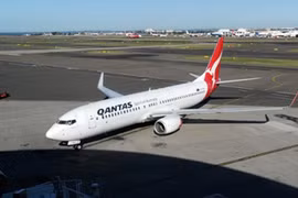 Máy bay Qantas suýt chúi đầu vì… quá nặng