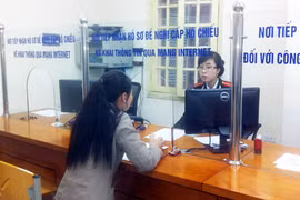 Thủ tục xin cấp hộ chiếu trong vòng 15 phút: Chấm điểm cho công an 9/10