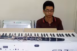 Sinh viên giao hưởng nẫng cả nhạc cụ của trường