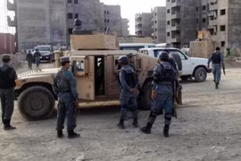 Taliban tấn công sân bay quốc tế Kabul