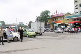 Xử lý nghiêm xe khách vi phạm tại bến Lương Yên