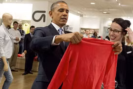 Tổng thống Obama mua áo “made in Vietnam” tặng vợ