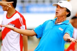 Ai dạy HLV cách... làm thầy?