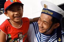 Chúc các chú có đủ sức mạnh ngăn chặn mọi ý đồ xâm lấn lãnh thổ