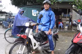 Những "hiệp sĩ" xe ôm thầm lặng