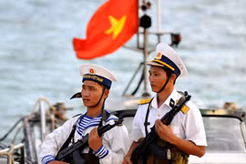 “Cháu cầu trời cho gió lặng, biển yên...”