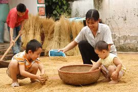 Vợ chồng bỗng thành... người dưng
