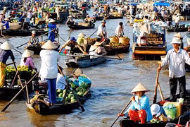 Nhộn nhịp chợ nổi Cái Răng ngày áp Tết