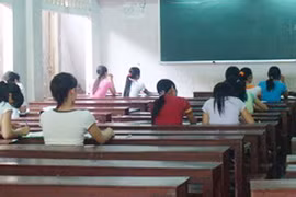 Sinh viên: Vẫn chưa hết tết?!