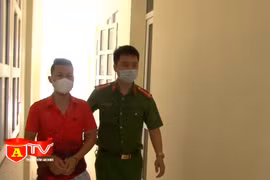 Bắt đối tượng liều lĩnh cầm dao đột nhập vào nhà dân đe dọa cướp tài sản