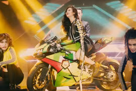 Hoàng Thuỳ Linh bất ngờ xin rút khỏi The Remix