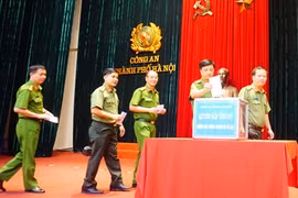 Hà Nội ủng hộ đồng bào miền Trung gần 8 tỷ đồng