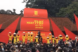 Lần đầu tiên Ngày thơ Việt Nam diễn ra tại Hoàng thành Thăng Long