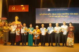 Đạo diễn Xuân Phượng được kết nạp vào Hội Nhà văn ở tuổi 94