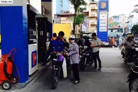 Dầu tăng giá 500 đồng/lít, xăng giữ nguyên