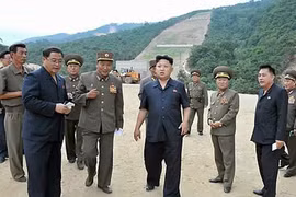 Hé lộ nguyên nhân ông Kim Jong-un phải nhập viện phẫu thuật.